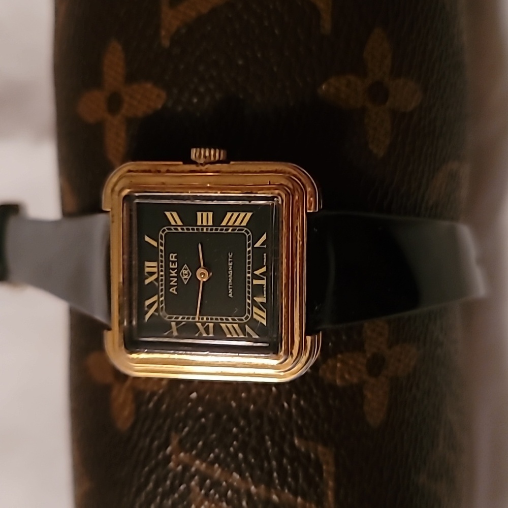 Anker KR Vintage Watch Mechanical Wind-Up Watch With Black Patent Leather Band